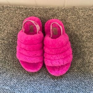 Hardly Worn Neon pink ugg girls slipper size 1